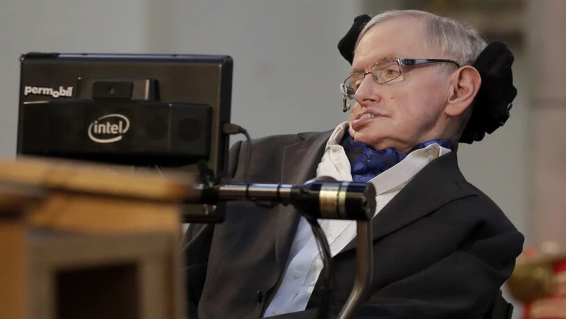Die ehemalige Pflegerin des britischen Astrophysikers Stephen Hawking hat ihre Berufszulassung verloren. (Archivbild)