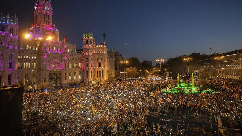 Grosskundgebung in Madrid gegen das Gerichtsverfahren gegen zwölf katalanische Separatistenführer: Tausende verlangten "Freiheit für die politischen Gefangenen".