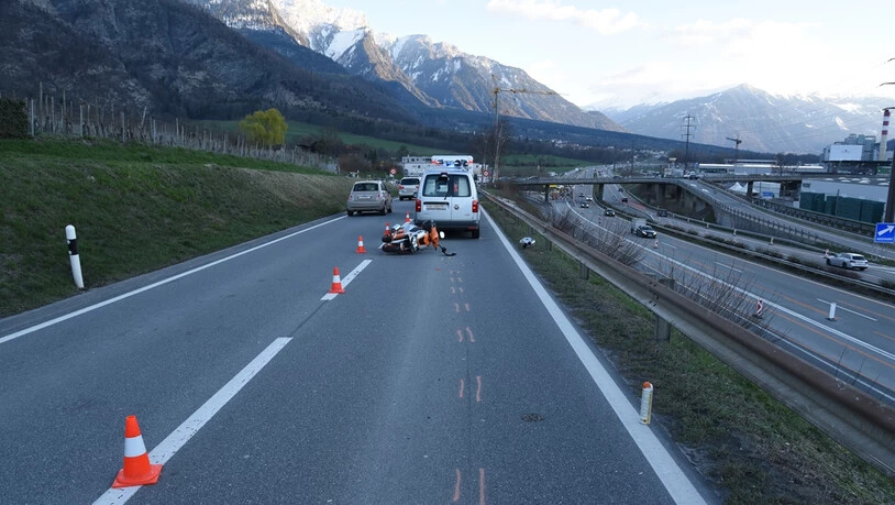 Bei einem Auffahrunfall auf der Kantonsstrasse zwischen Zizers und Trimmis verletzte sich ein Töfffahrer. 