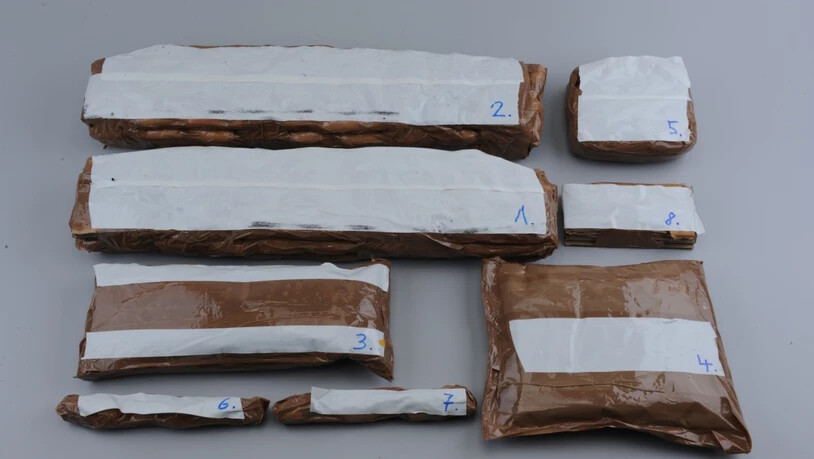 Kiloweise mutmassliches Kokain hat die Polizei in einer St. Galler Wohnung sichergestellt.