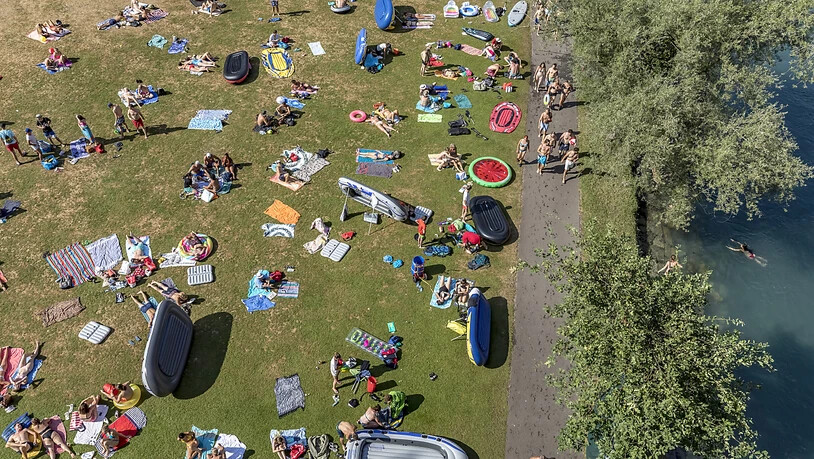 Sonnenschutz ist nicht nur in der Badi oder am Strand angezeigt: Blick auf das Marzili-Bad in Bern. (Themenbild)