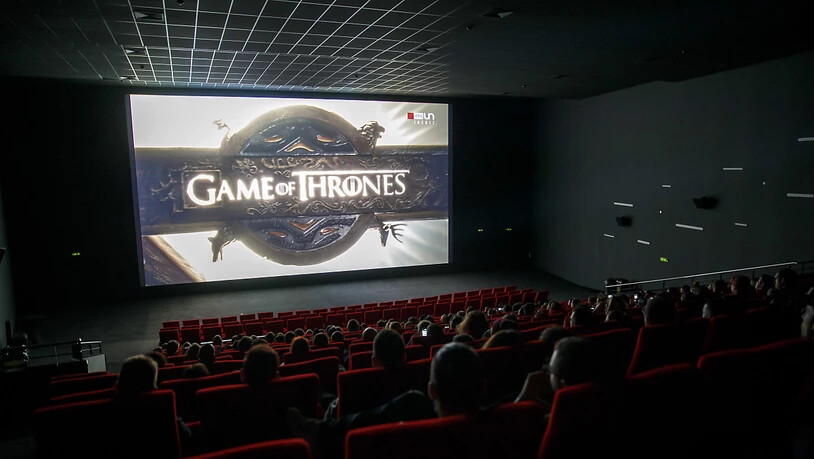 Zuschauer im Kino Pathé in Genf bei der Ausstrahlung der letzten "Game of Thrones"-Episode in der Nacht auf Montag.
