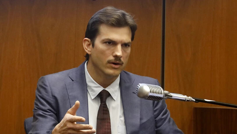US-Schauspieler Ashton Kutcher bei seiner Aussage vor Gericht in Los Angeles.