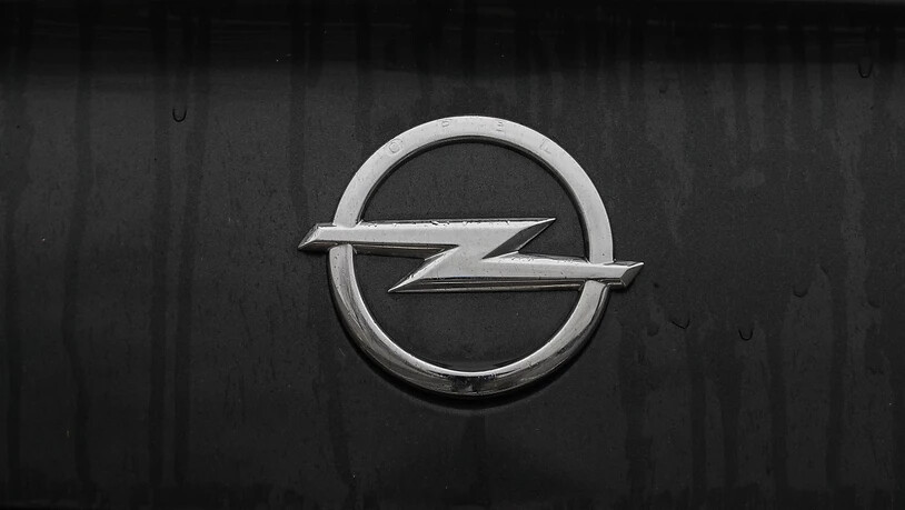 Opel will mit der Elektroversion des Kleinwagens Corsa trotz höherer Kosten von Anfang an schwarze Zahlen schreiben. Das Elektroauto kommt im nächsten Frühjahr auf den Markt. (Archiv)