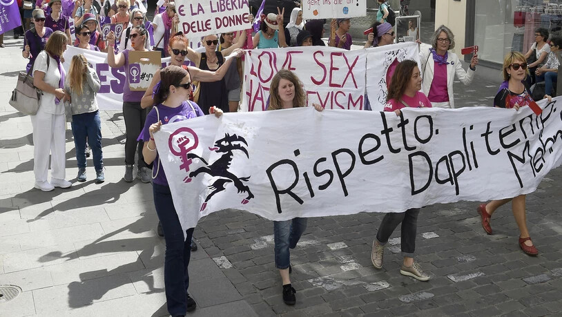 Grossaufmarsch am Frauenstreik in Chur.