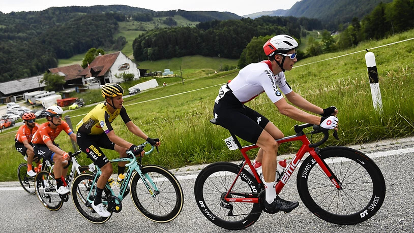 Der vierköpfigen Fluchtgruppe des Tages gehörte auch der Zürcher Gian Friesecke (rechts) an. Der Fahrer des Schweizer Nationalteams wurde 11 km vor dem Ziel als letzter Ausreisser gestellt.