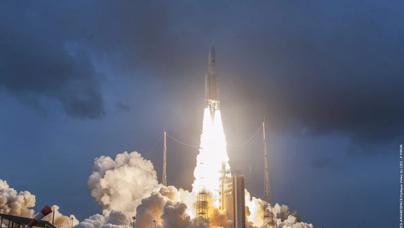 In der Nacht auf Freitag ist erneut eine Ariane-5-Rakete ins All gestartet. (Archivbild)