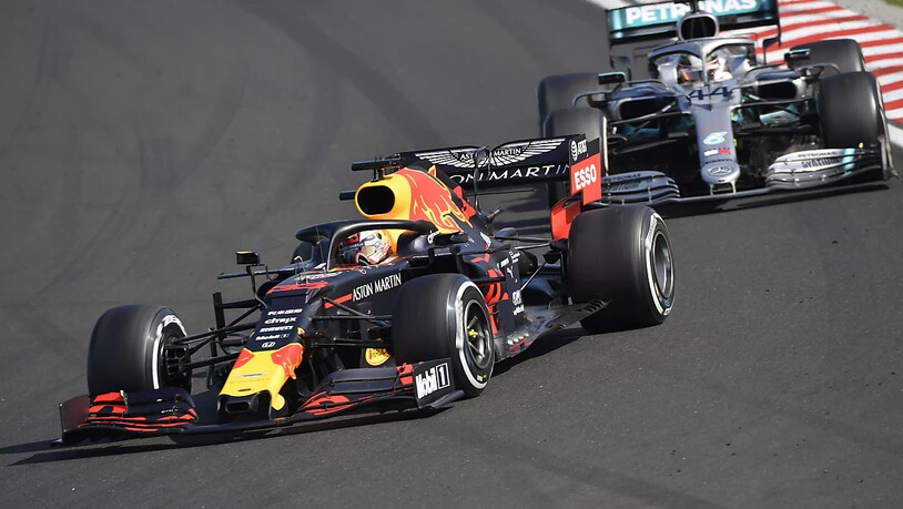 Da war die Welt von Max Verstappen noch in Ordnung: Der Niederländer führt vor Lewis Hamilton