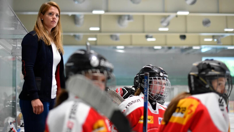 Florence Schelling zählt bei ihrem ersten Turnier als U18-Cheftrainerin auf die Dienste dreier Bündnerinnen.