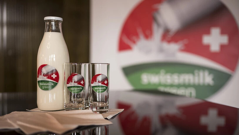 Das neue Label "swissmilk green" soll die Qualität von Schweizer Milch hervorheben.