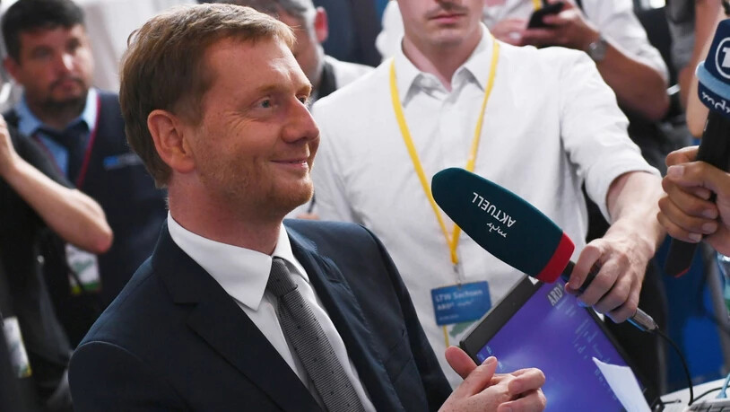 Für Ministerpräsident Michael Kretschmer (CDU) ist das Ergebnis der Sachsenwahl mit einer Botschaft verbunden. "Das freundliche Sachsen hat gewonnen", sagte er am Sonntagabend in Dresden.