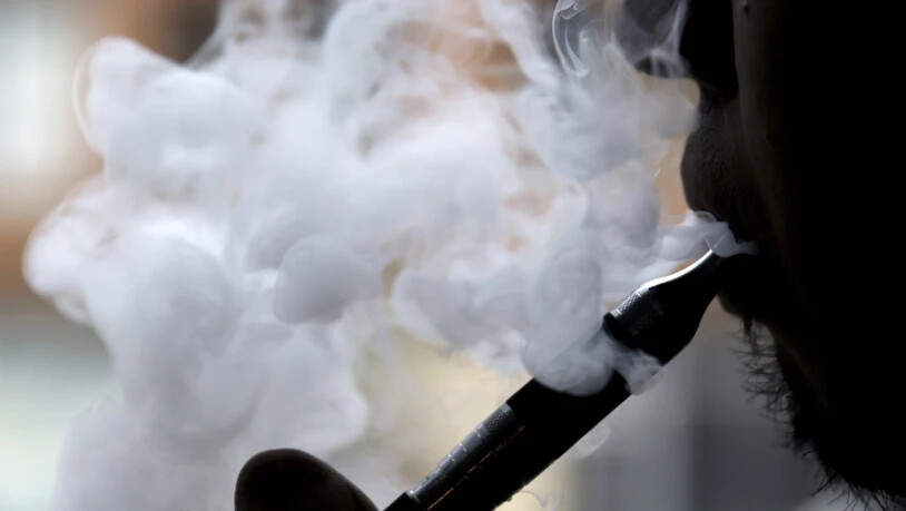Verletzungen an der Lunge: Die US-Gesundheitsbehörde zählt bereits 530 Krankheitsfälle nach dem Gebrauch von E-Zigaretten. (Symbolbild)
