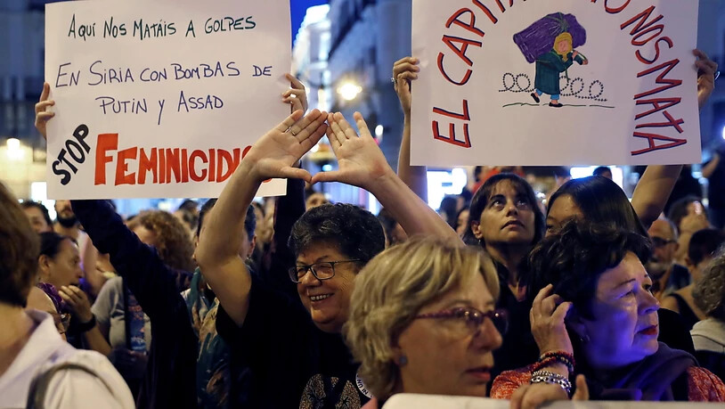 Proteste gegen Gewalt an Frauen: Auch in der spanischen Hauptstadt Madrid gingen am Freitag Tausende auf die Strasse.