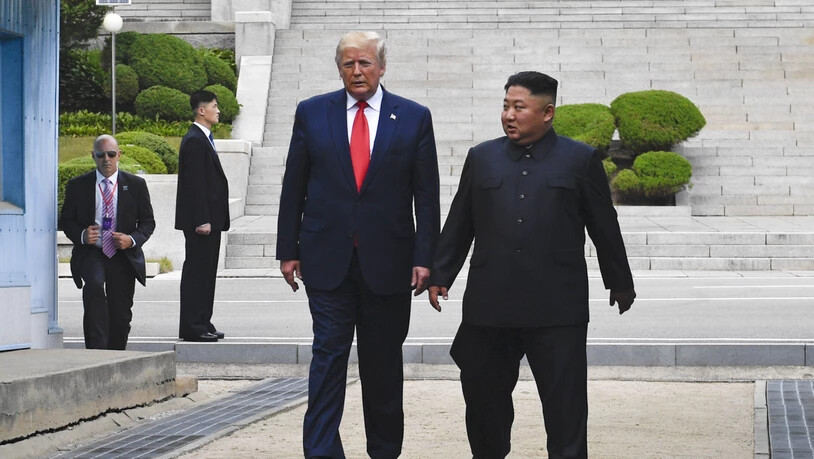Ende Juni trafen sich US-Präsident Trump und der nordkoreanische Machthaber Kim in der entmilitarisierten Zone zwischen Nord- und Südkorea. Dabei einigten sie sich auf eine Fortsetzung der Gespräche auf Arbeitsebene. (Archivbild)