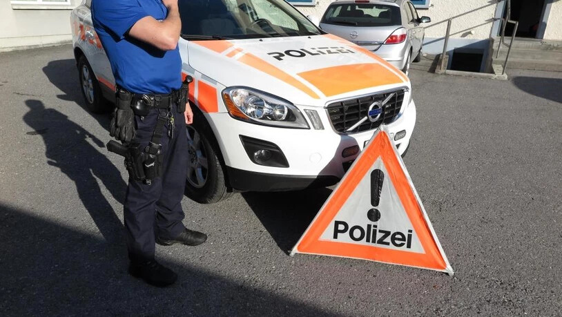Die Glarner Kantonspolizei musste zu einem Arbeitsunfall ausrücken.