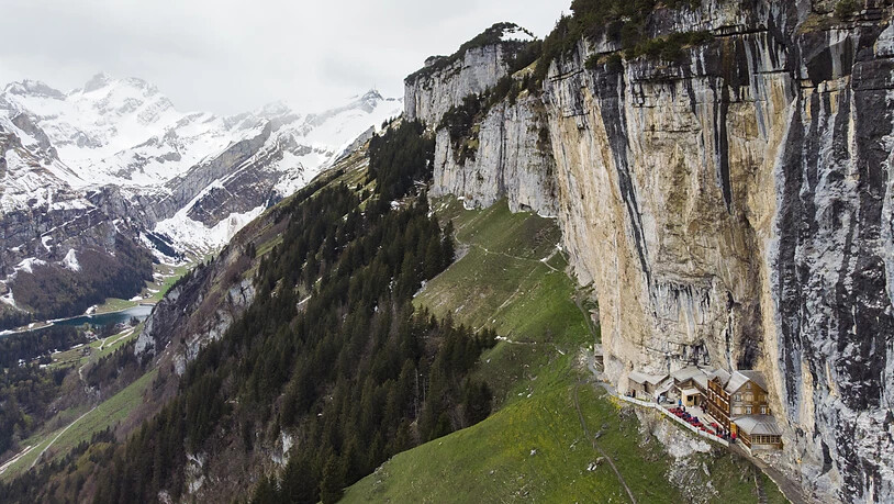 Auf der Wanderung vom Aescher in Richtung Chobel im Kanton Appenzell-Innerrhoden ist am Samstagnachmittag ein Wanderer zu Tode gestürzt.