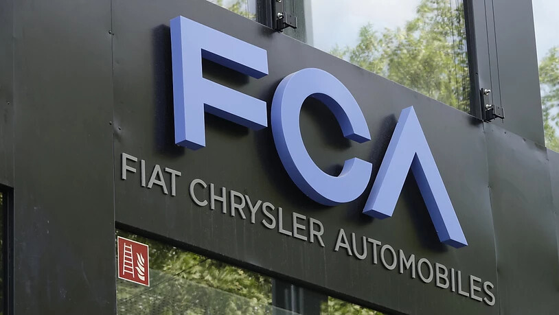 Der italienisch-amerikanische FiatChrysler-Konzern will nun mit dem Peugeot-Hersteller fusionieren, nachdem ein Zusammenschluss mit Renault gescheitert war. (Archivbild)