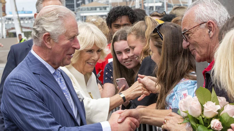Prinz Charles und seine Frau Camilla auf Tuchfühlung mit der neuseeländischen Bevölkerung.