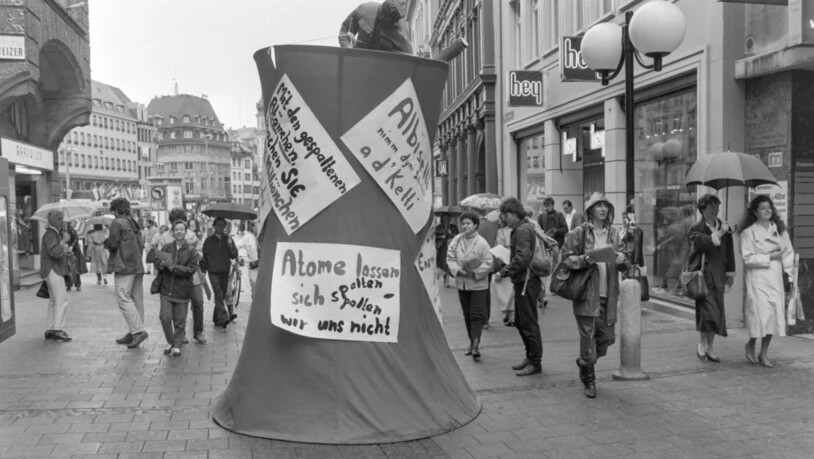 Mühleberg-Gegner demonstrierten 1987 für die Abschaltung des AKW vor den Toren der Stadt Bern (Archivbild).