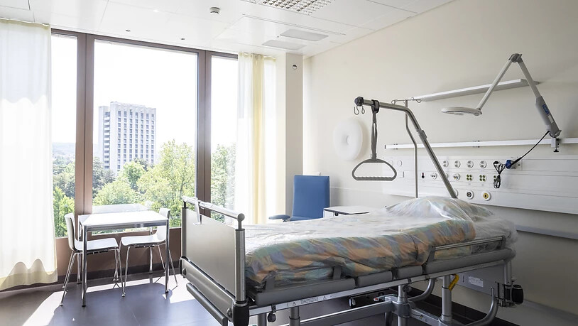 Rund eine Million Personen haben 2018 ein Bett im Spital in Anspruch genommen. Das sind etwa gleich viele wie ein Jahr zuvor. (Themenbild)