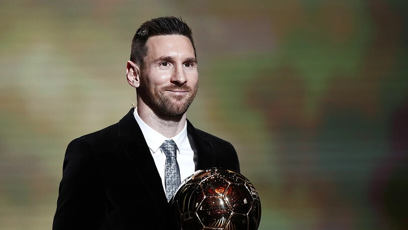 Lionel Messi ist in Paris mit dem Ballon d'Or ausgezeichnet worden. Der Argentinier hatte im September bereits den von der Fifa verliehenen "The-Best"-Award gewonnen. Nun setzte er sich auch bei der von der Fachzeitschrift France Football durchgeführten…