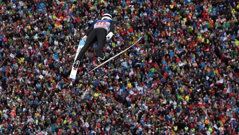 Das Skispringen begeistert die Massen. Simon Ammann fliegt in den Kessel von Innsbruck.