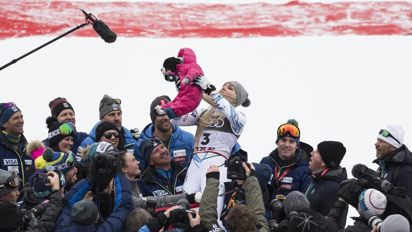 An der letzten WM in Are hat Lindsey Vonn im Skiweltcup der Frauen mit ihrem Hund Lucy die Aufmerksamkeit ein letztes Mal auf sich gezogen