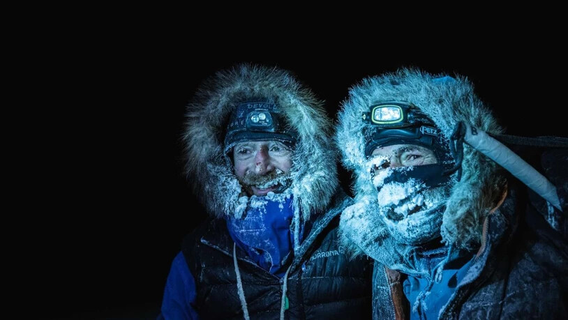 Mike Horn (r) und Børge Ousland haben ihre Expedition unter schwierigen Bedingungen am Sonntag gegen 01.00 Uhr früh abgeschlossen.