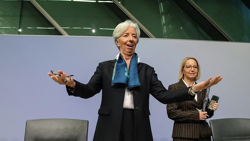 Die neue EZB-Präsidentin Christine Lagarde hat sich gleich nach ihrer ersten Zinssitzung von ihrem Vorgänger Mario Draghi abgesetzt. "Ich werde meinen eigenen Stil haben", sagte Lagarde bei ihrem mit Spannung erwarteten Auftritt in Frankfurt. (Archiv)