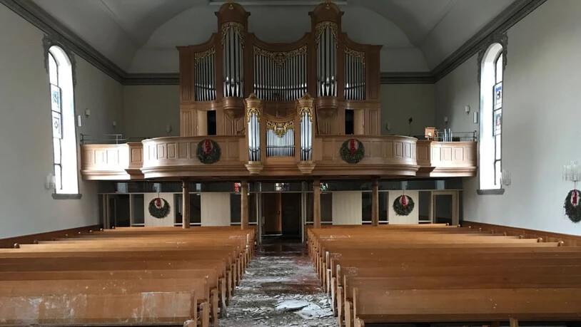 Die Fenster sind intakt, doch die 2400 Orgelpfeifen müssen wegen eines Wasserschadens ausgebaut werden: Die reformierte Kirche von Herzogenbuchsee war an Heiligabend in Brand geraten.