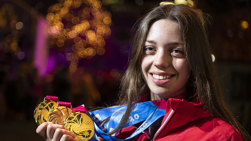 Auch Amélie Klopfenstein gehörte zu den dreifachen Medaillengewinnern. Die 17-jährige Skirennfahrerin gewann im Super-G und im Riesenslalom Gold sowie Bronze in der Kombination