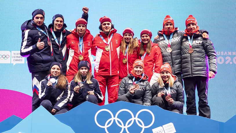 Auch die Schweizer Snowboarder (Bildmitte) wussten mit fünf Medaillen zu brillieren