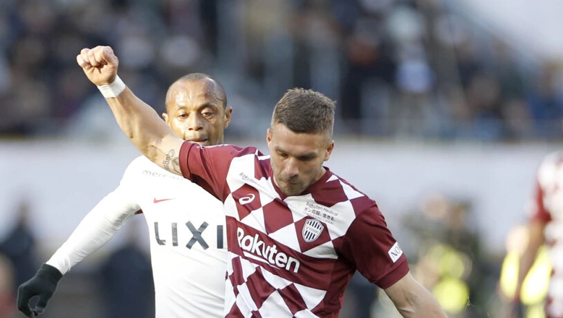 Lukas Podolski wechselt von der J- in die Süper-League