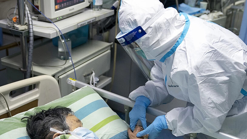 Die neue Lungenkrankheit in China bringt die Spitäler und deren Personal an ihre Kapazitätsgrenzen. (Bild aus der Metropole Wuhan)