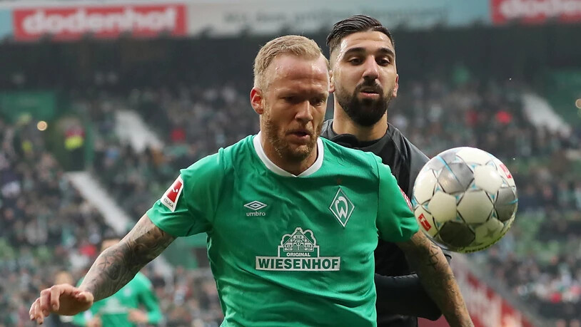 Ein Bild ohne Symbolcharakter: Werder (Kevin Vogt/links) hatte gegen Hoffenheim (Munas Dabbur) die Nase nicht vorne