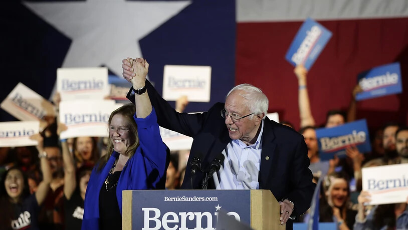 Der linke Präsidentschaftsbewerber Bernie Sanders hat die dritte Vorwahl der Demokraten im US-Bundesstaat Nevada mit grossem Abstand gewonnen. Nach Auszählung von etwa 50 Prozent der Stimmen erzielte Sanders 46,6 Prozent, berichteten US-Medien am Sonntag…