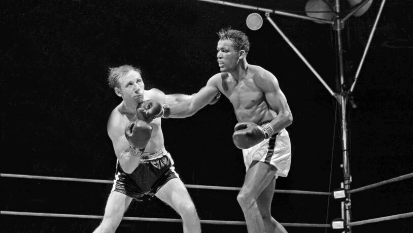 Sugar Ray Robinson (rechts) wurde als Künstler im Ring betitelt. Dieser technisch extrem beschlagene Boxer von grosser Eleganz, wurde in den Vierziger- und Fünfzigerjahren gerade auch für die afroamerikanische Jugend zum Idol und Vorbild