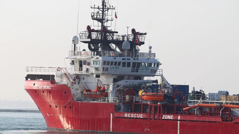 ARCHIV - Das Rettungsschiff «Ocean Viking» hat 180 aus Seenot gerettete Menschen an Bord. Foto: Ingenito/ANSA/dpa
