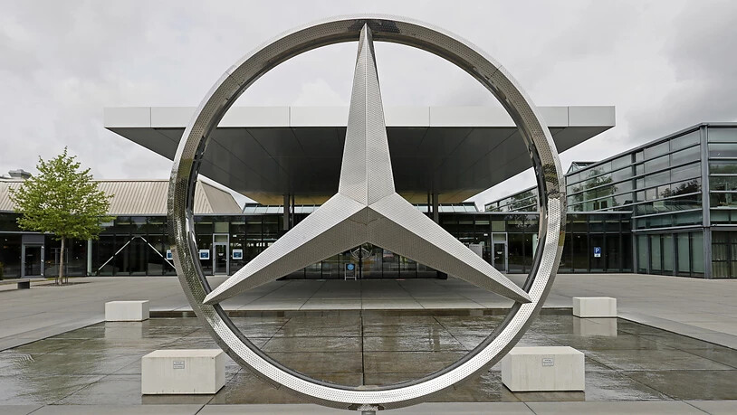 Über Daimler ziehen sich die Wolken zusammen (Symbolbild)