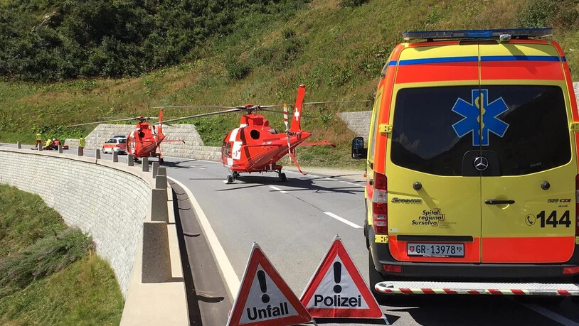 Bei einem Unfall am Oberalppass kam ein Velofahrer ums Leben.