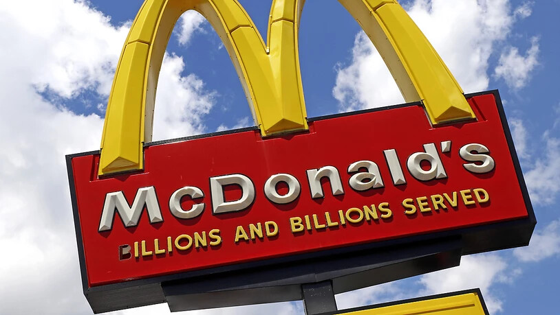 Gegen den Fast-Food-Konzern McDonald's ist in den USA eine Klage wegen Rassismus eingereicht worden. Gegen diese Vorwürfe wehrt sich das Unternehmen. Rassismus widerspreche den Werten, die McDonald's lebe. (Archivbild)
