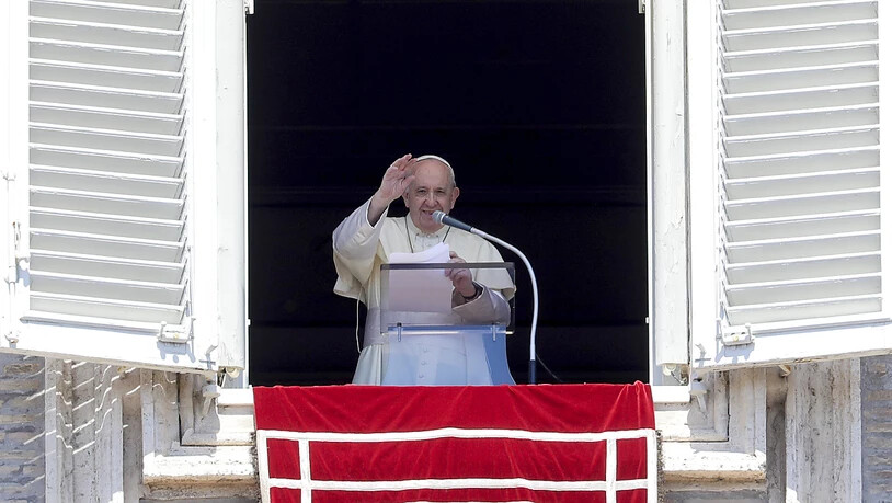 Papst Franziskus spricht im Vatikan. Foto: Andrew Medichini/AP/dpa