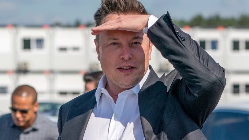 Tesla-Chef Elon Musk will die Preise für Elektroautos künftig deutlich senken. (Archivbild)