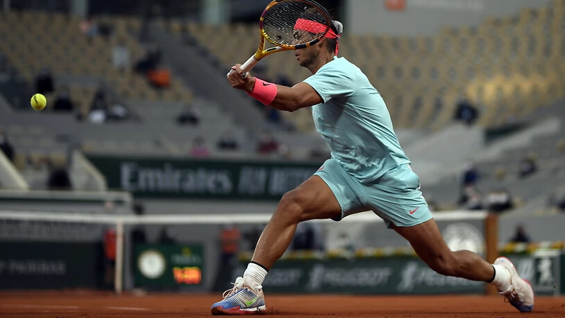 Rafael Nadal streckt sich gegen den Weissrussen Jegor Gerassimow erfolgreich