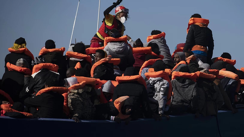 ARCHIV - Das UN-Flüchtlingshilfswerk rechnet mit mehr Flüchtlingen aus Afrika Richtung Mittelmeer. Foto: Joan Mateu/AP/dpa