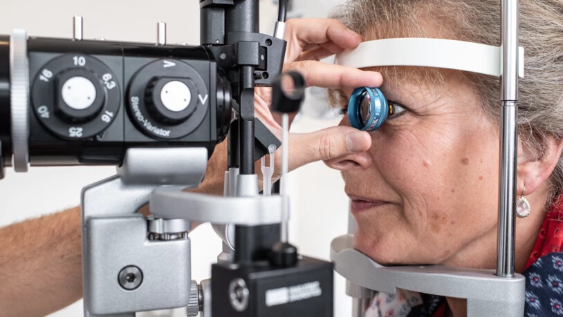 Unter anderem kann die Kontrolle der Netzhaut wichtige Einblicke in die Augengesundheit geben. - Augenarzt-Praxis Tittwiesen