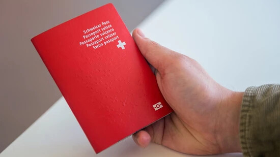 Roter Pass: Das Schweizer Bürgerrecht zu erhalten, ist im Kanton Graubünden schwieriger als in vielen anderen Kantonen.