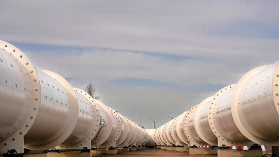 Von aussen unscheinbar: Die neue Teststrecke des europäischen Hyperloop-Projekts im niederländischen Veendam.  