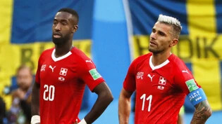 Grosse Enttäuschung und leere Blicke: Valon Behrami (rechts) und Johan Djourou sind nach dem 0:1 gegen Schweden fassungslos
