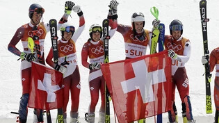 In Pyeongchang jubelte das Swiss-Ski-Sextett zuoberst auf dem Podest